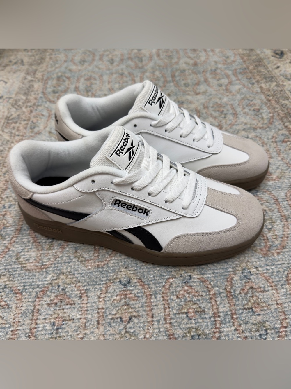 Reebok Forte White Sneakers with Black Stripe and Tan Sole size 8 NWOT